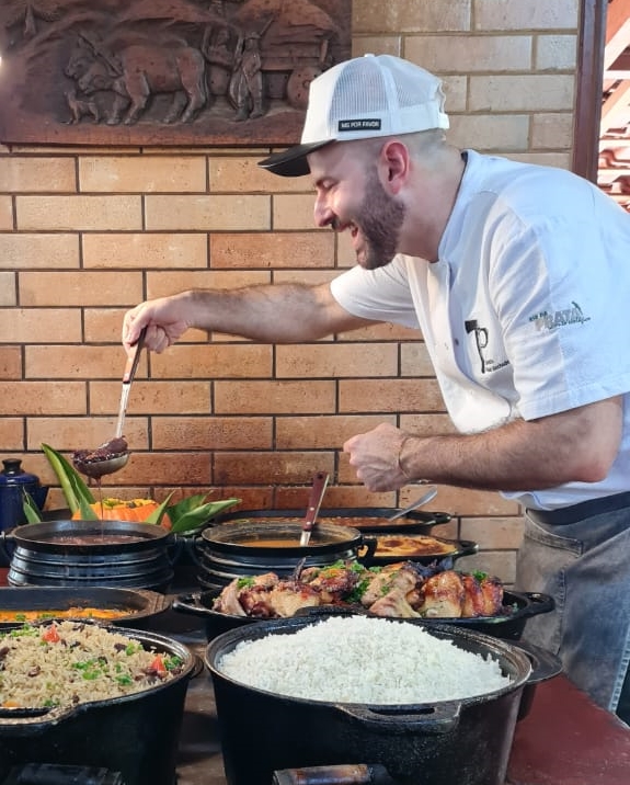 Chef Paulo Machado realiza treinamento em gastronomia no Rio da Prata
