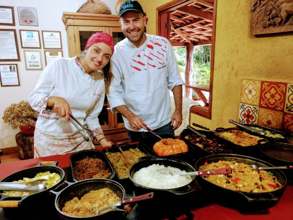 Chef Inês Oliva e Chef Paulo Machado no almoço do Recanto Ecológico Rio da Prata. 