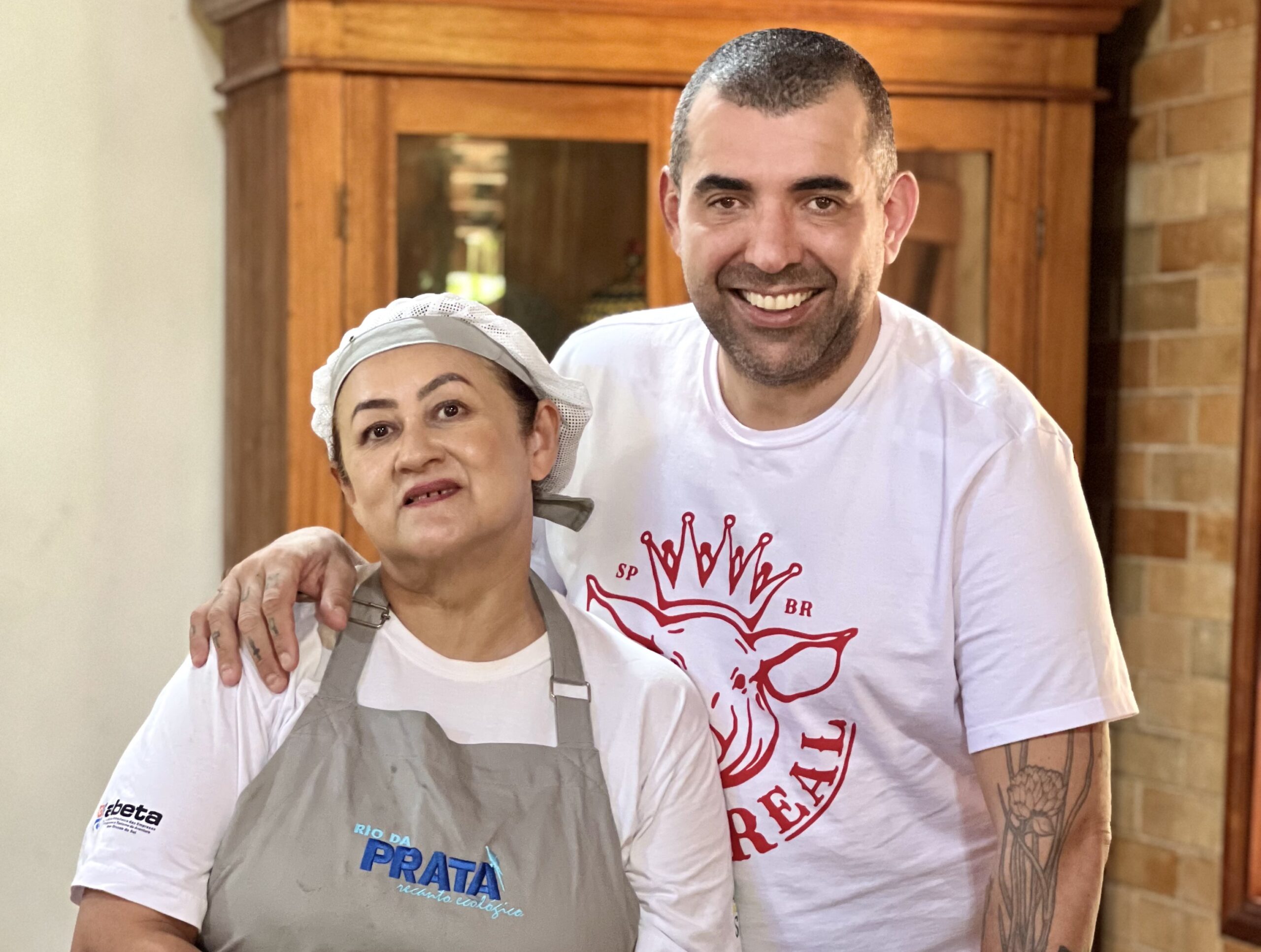 Chef Jefferson Rueda, proprietário do restaurante A Casa do Porco, visita o Rio da Prata