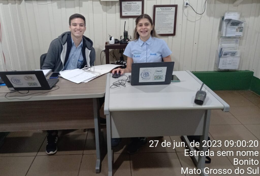 Bruna e Dillian durante auditoria interna sobre SGS na Estância Mimosa
