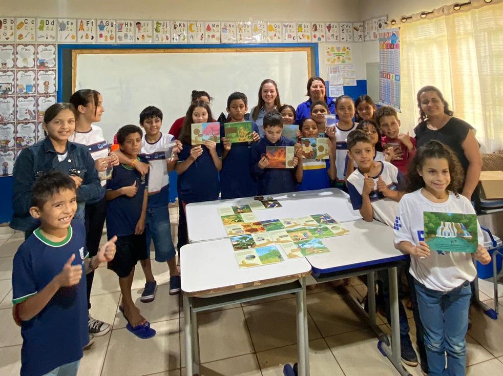 Bióloga do Grupo Rio da Prata visita escola de Jardim/MS
