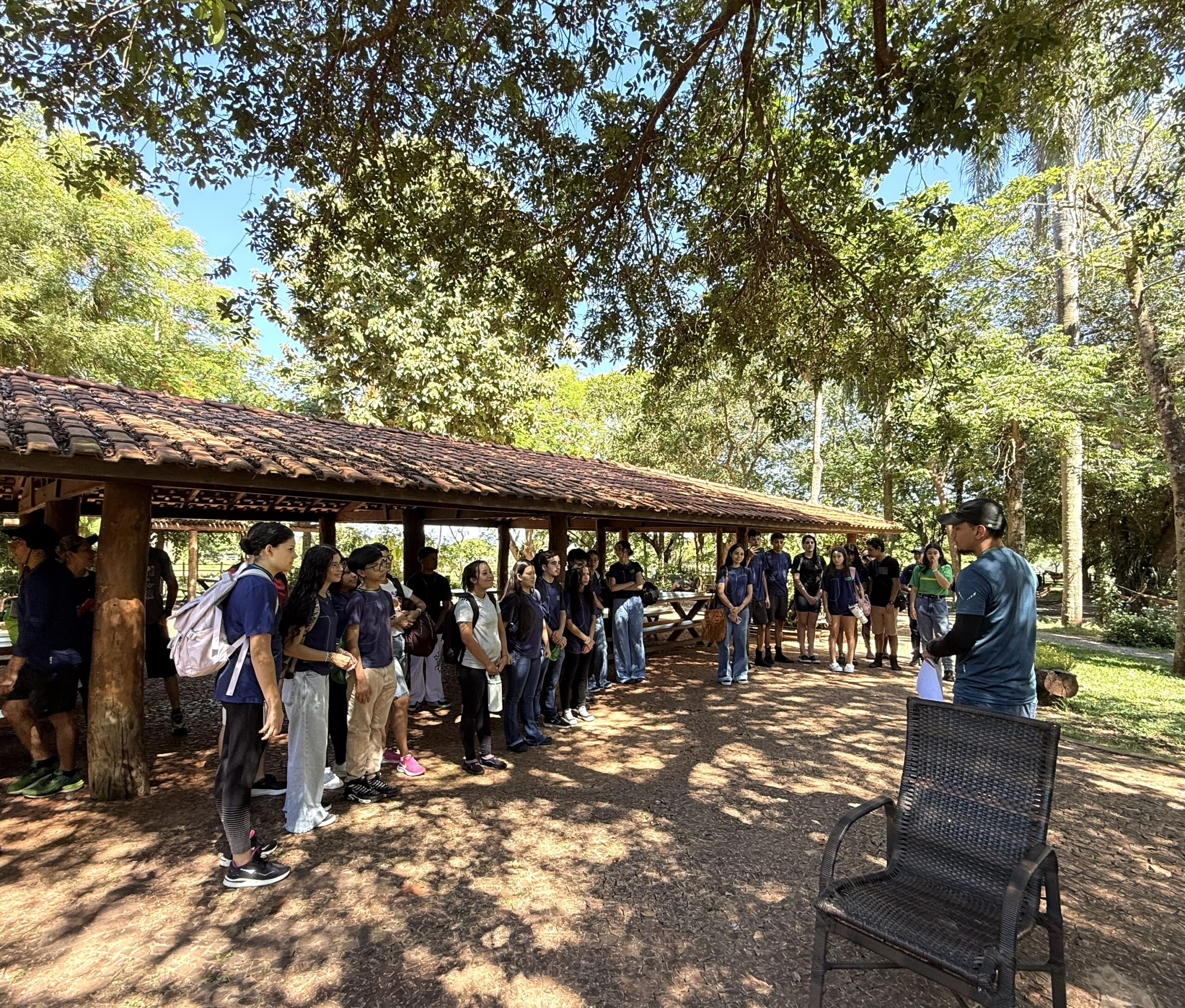 Visita técnica da Escola Estadual Prof. Antônio Pinto Pereira marca um dia de aprendizado e conexão com a natureza no Recanto Ecológico Rio da Prata