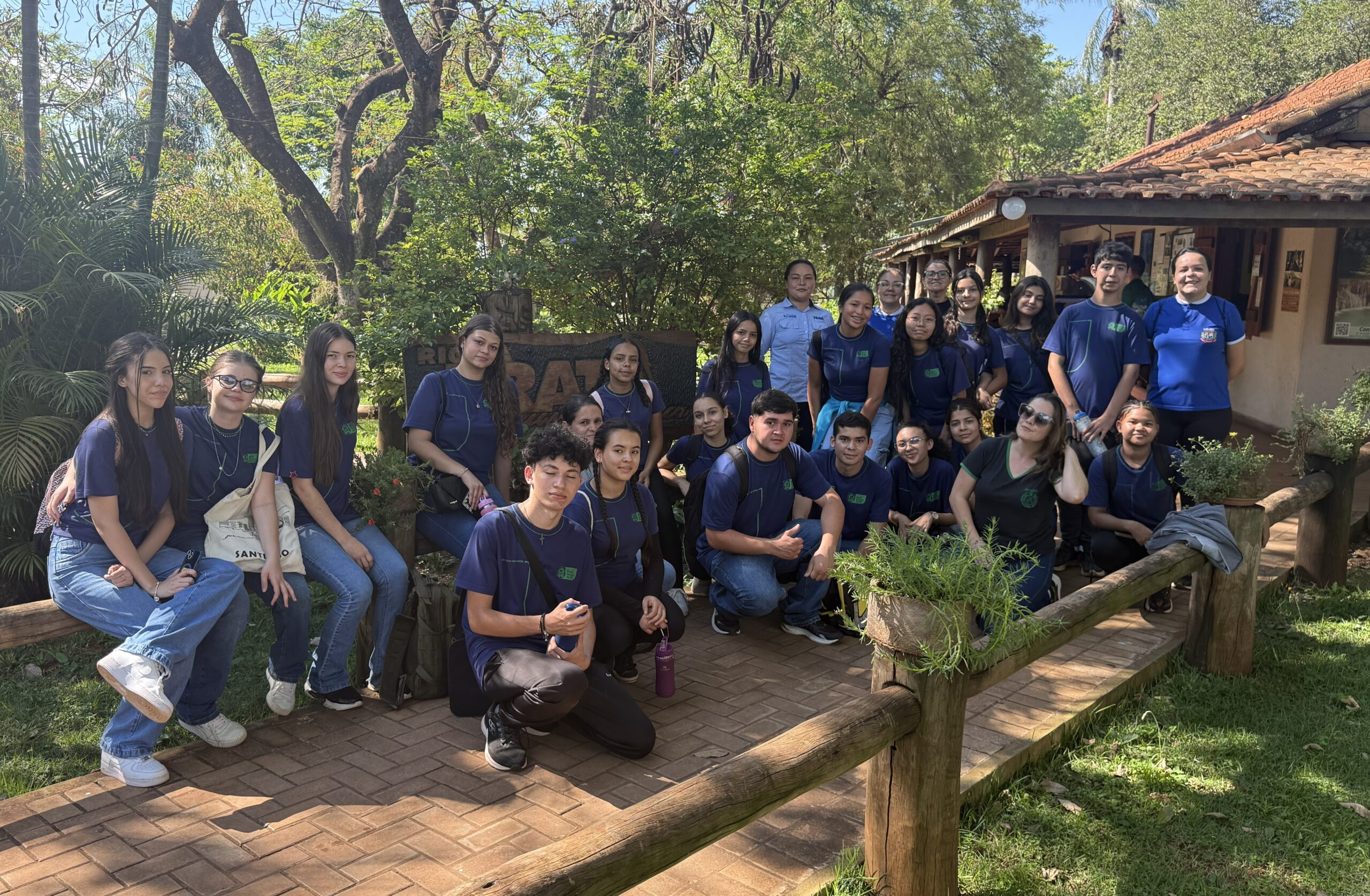 Alunos da Escola Estadual Cel. José Rufino realizam visita técnica ao Recanto Ecológico Rio da Prata